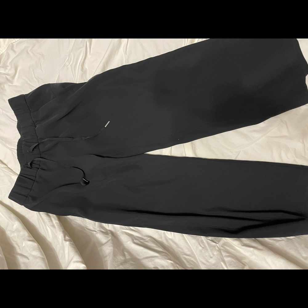 Lululemon on the fly wide-leg 7/8 pant *woven